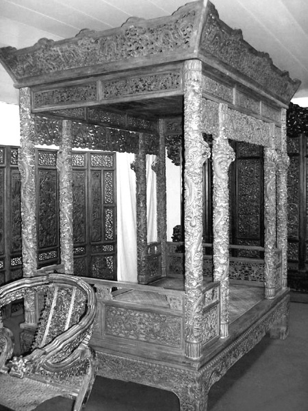 Иллюстрация к книге — В гареме Сына Неба. Жены и наложницы Поднебесной [i_030.jpg]