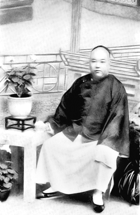 Иллюстрация к книге — В гареме Сына Неба. Жены и наложницы Поднебесной [i_031.jpg]