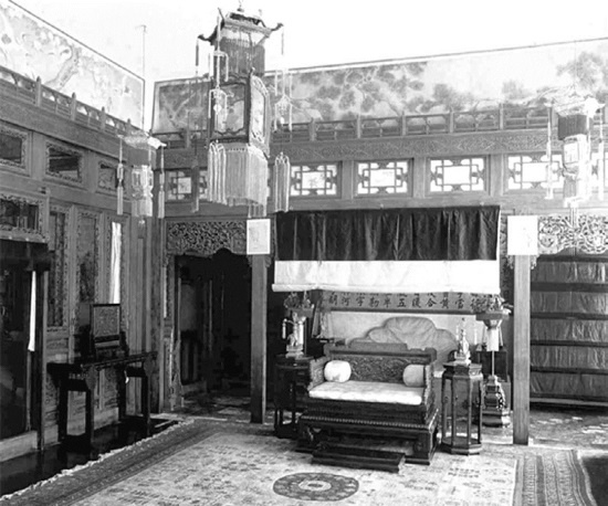 Иллюстрация к книге — В гареме Сына Неба. Жены и наложницы Поднебесной [i_096.jpg]