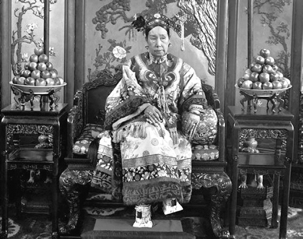 Иллюстрация к книге — В гареме Сына Неба. Жены и наложницы Поднебесной [i_122.jpg]