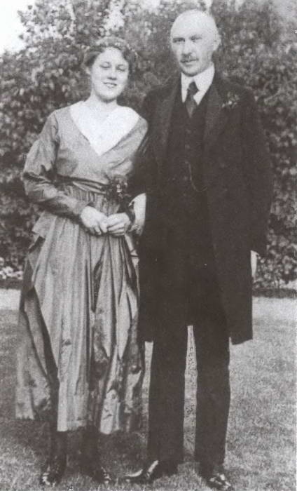 Иллюстрация к книге — Аденауэр. Отец новой Германии [i_012.jpg]