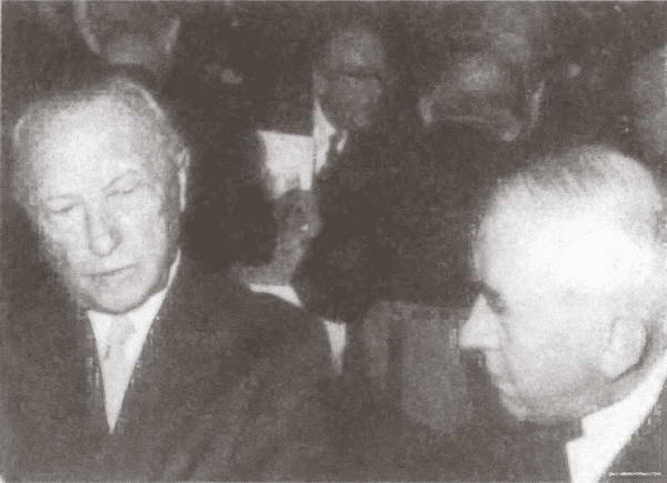 Иллюстрация к книге — Аденауэр. Отец новой Германии [i_032.jpg]