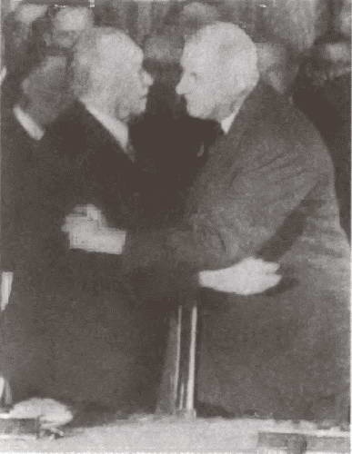 Иллюстрация к книге — Аденауэр. Отец новой Германии [i_054.jpg]