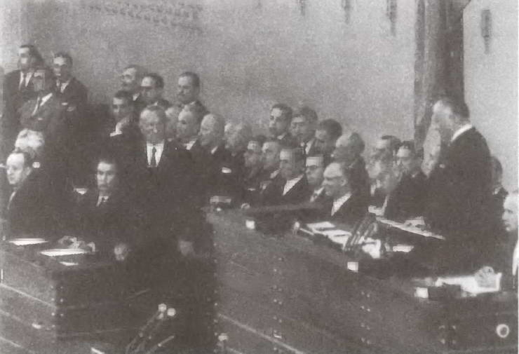 Иллюстрация к книге — Аденауэр. Отец новой Германии [i_056.jpg]