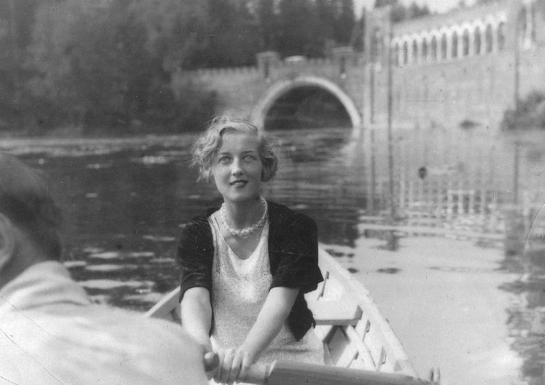 Иллюстрация к книге — Промельк Беллы. Романтическая хроника [vkl04.jpg]