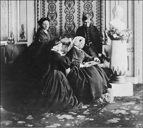 Иллюстрация к книге — Королева Виктория [i_035.jpg]