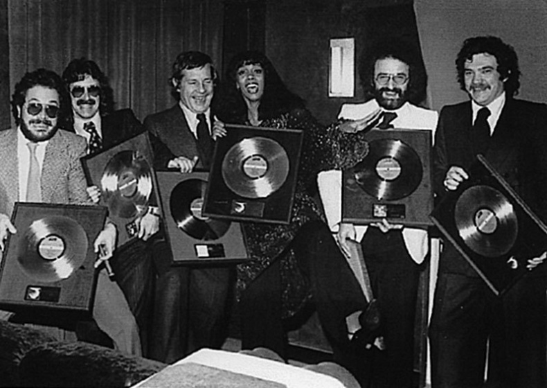 Иллюстрация к книге — Rolling Stones. Взгляд изнутри [i_089.jpg]