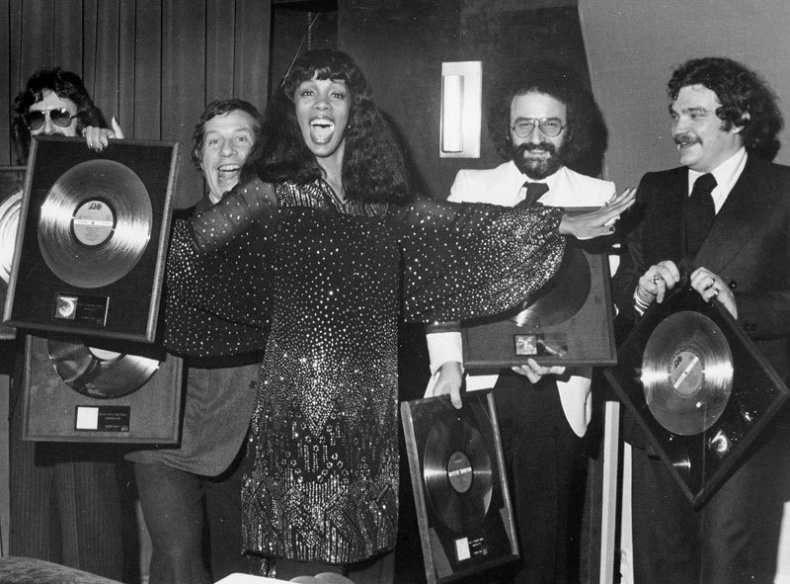 Иллюстрация к книге — Rolling Stones. Взгляд изнутри [i_090.jpg]