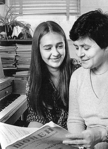 Иллюстрация к книге — Тайны советской кухни. Книга о еде и надежде [i_026.jpg]