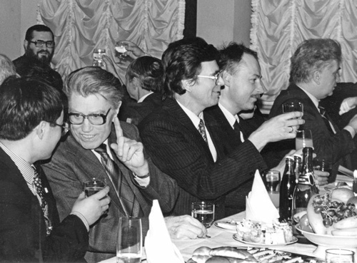 Иллюстрация к книге — Как было на самом деле. Каждая история желает быть рассказанной [i_238.jpg]