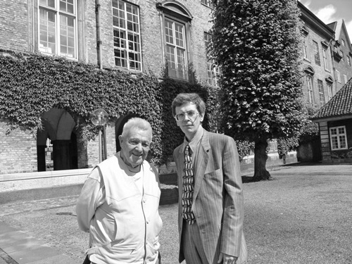 Иллюстрация к книге — Как было на самом деле. Каждая история желает быть рассказанной [i_279.jpg]