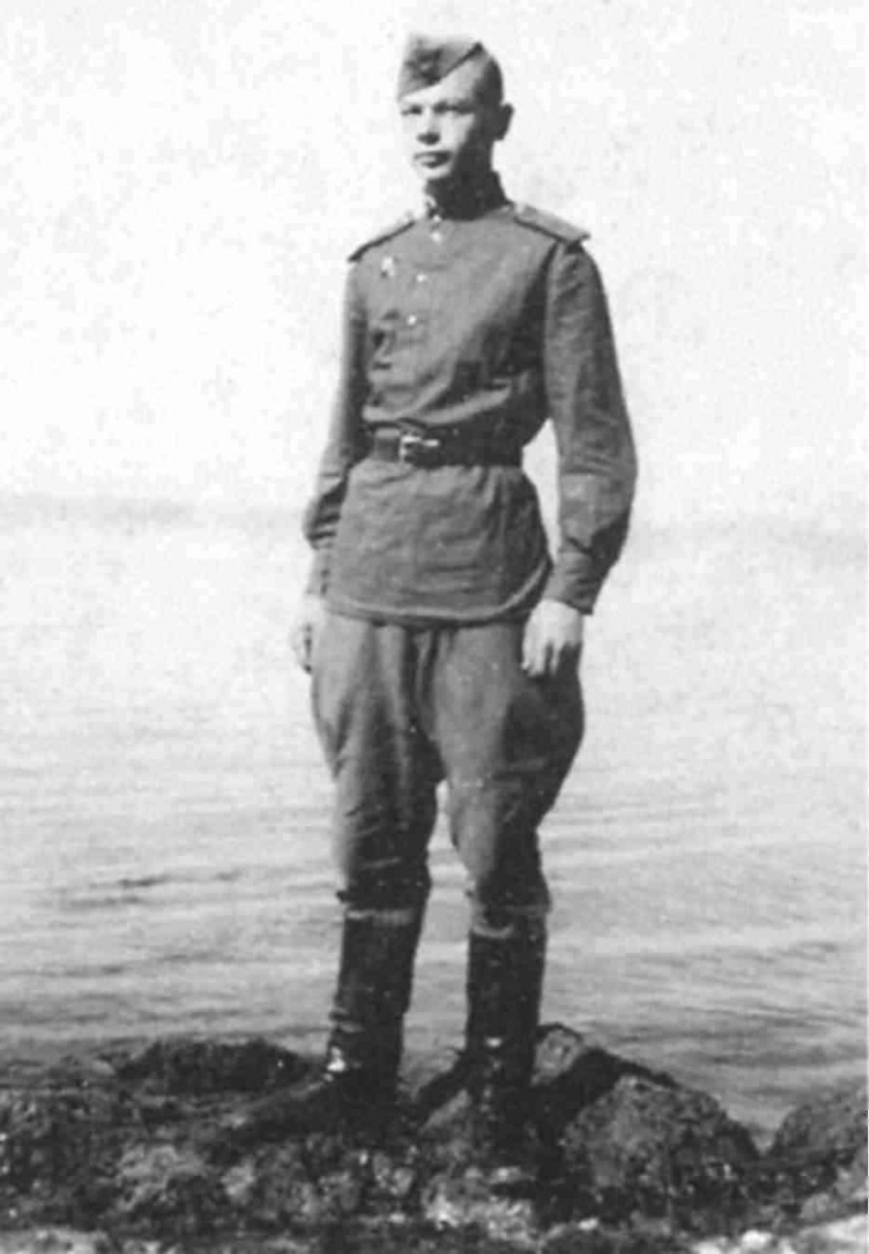 Иллюстрация к книге — Хроника рядового разведчика. Фронтовая разведка в годы Великой Отечественной войны. 1943-1945 гг [i_035.jpg]