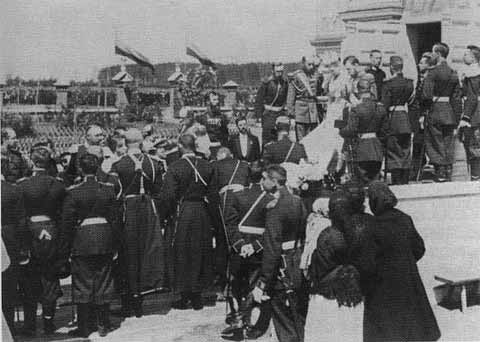 Иллюстрация к книге — Николай II [i_025.jpg]