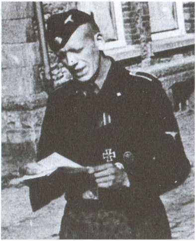 Иллюстрация к книге — Танковые сражения войск СС [i_001.jpg]