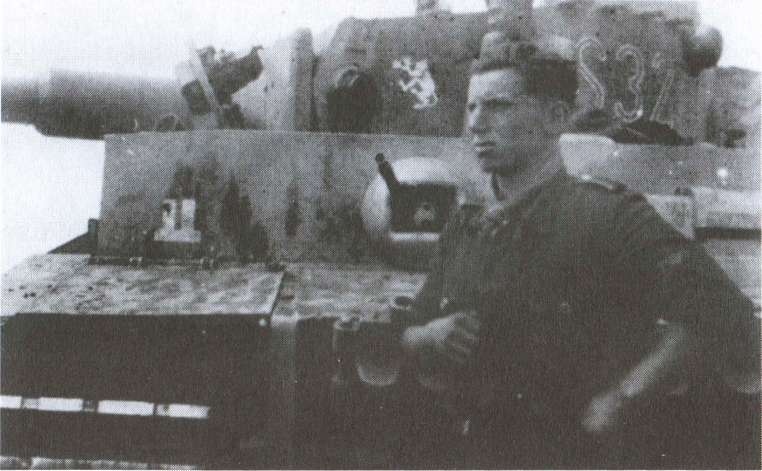 Иллюстрация к книге — Танковые сражения войск СС [i_012.jpg]