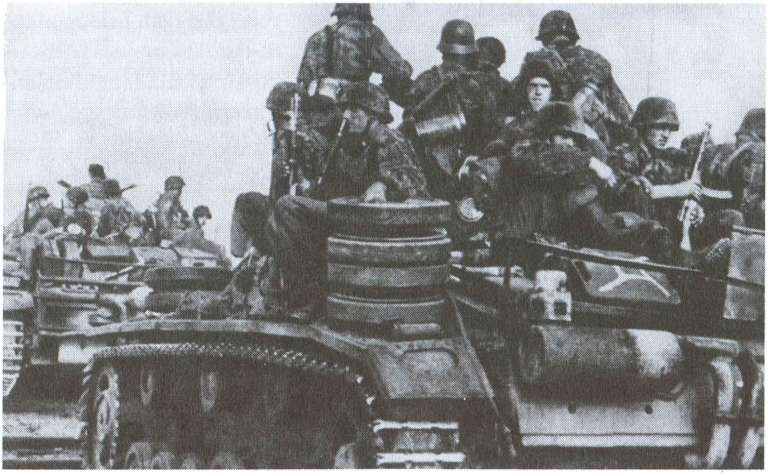 Иллюстрация к книге — Танковые сражения войск СС [i_014.jpg]