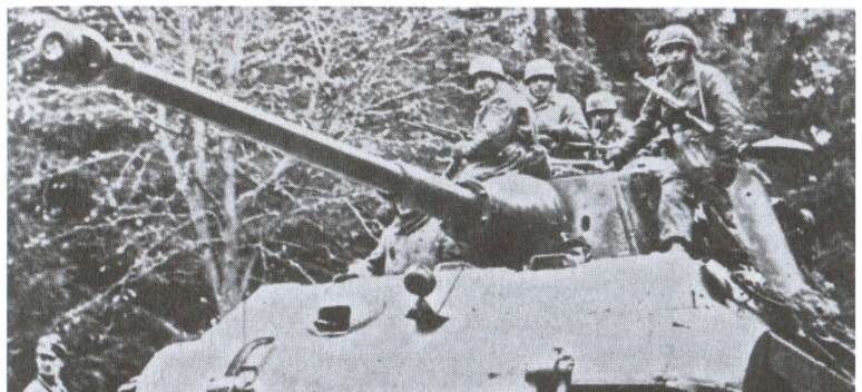 Иллюстрация к книге — Танковые сражения войск СС [i_033.jpg]