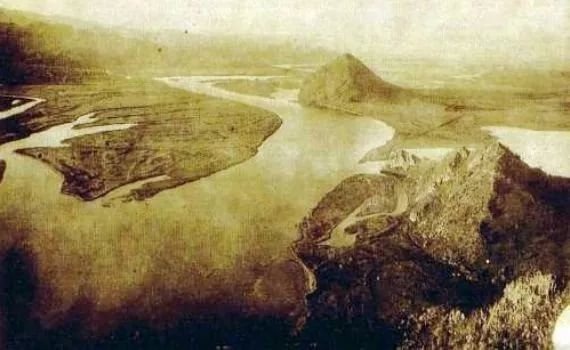 Иллюстрация к книге — Дар Павшего. Восход Черного солнца [_10.jpg]