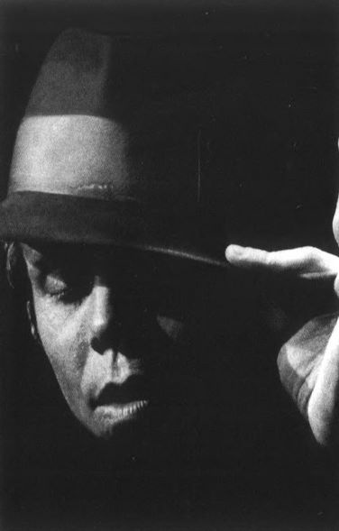 Иллюстрация к книге — Множество жизней Тома Уэйтса [img_47.jpg]