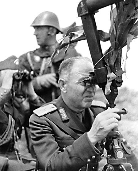 Иллюстрация к книге — Преданные сражения [i_007.jpg]