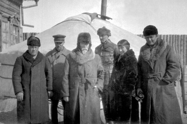 Иллюстрация к книге — Воспоминания о Рерихах [i_043.jpg]