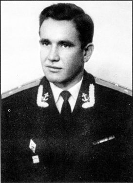 Иллюстрация к книге — Кубинский кризис. Хроника подводной войны [i_024.jpg]