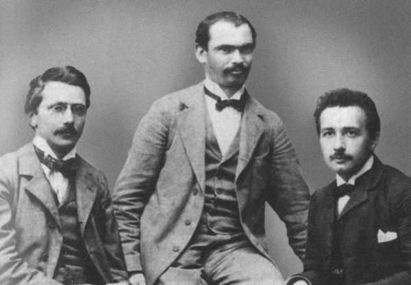 Иллюстрация к книге — Эйнштейн [i_021.jpg]