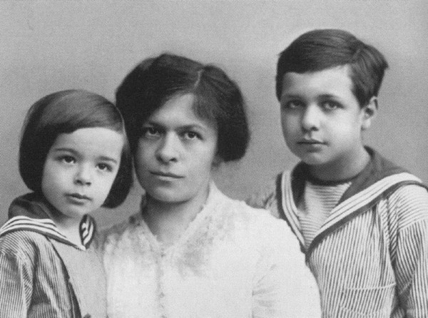 Иллюстрация к книге — Эйнштейн [i_027.jpg]