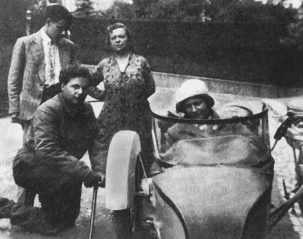 Иллюстрация к книге — Эйнштейн [i_062.jpg]