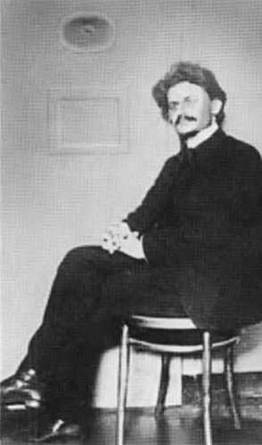 Иллюстрация к книге — Лев Троцкий [i_019.jpg]