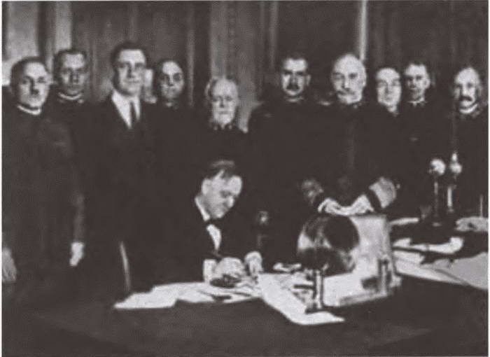 Иллюстрация к книге — Франклин Рузвельт [i_028.jpg]