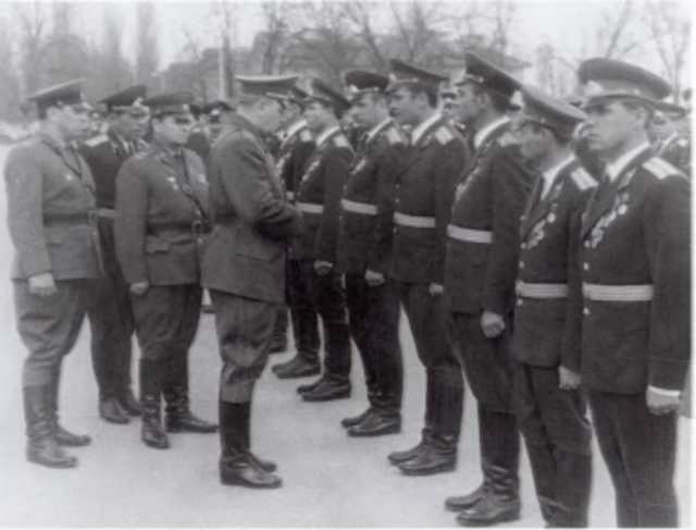 Иллюстрация к книге — Громов [i_024.jpg]