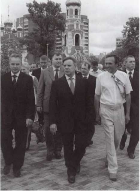 Иллюстрация к книге — Громов [i_082.jpg]