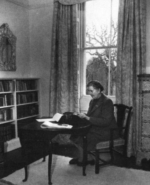 Иллюстрация к книге — Агата Кристи [i_025.jpg]