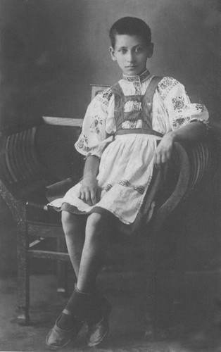 Иллюстрация к книге — Мой век [i_014.jpg]