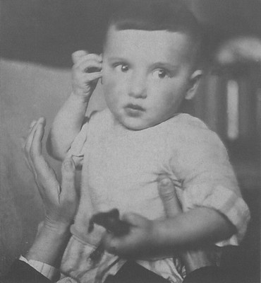 Иллюстрация к книге — Мой век [i_030.jpg]