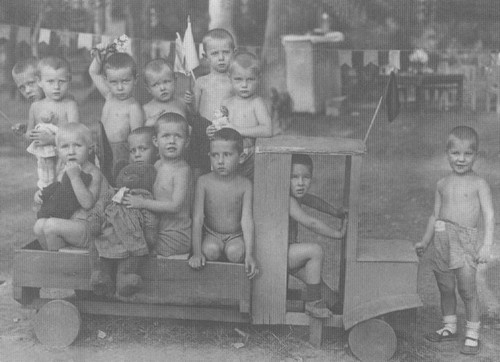 Иллюстрация к книге — Мой век [i_032.jpg]