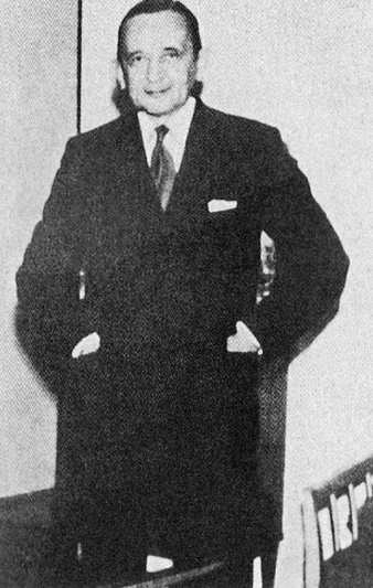 Иллюстрация к книге — Таков мой век [i_040.jpg]