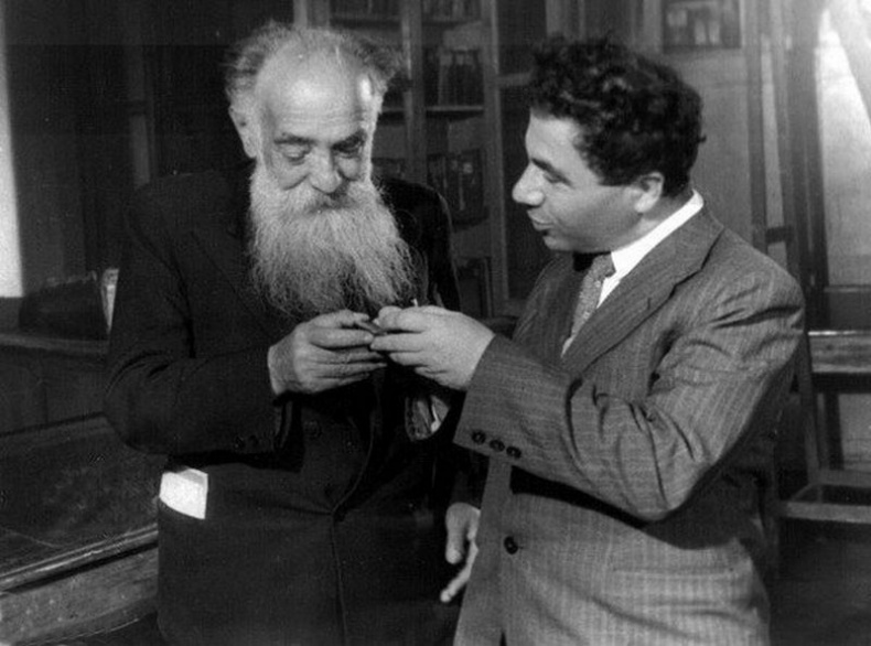 Иллюстрация к книге — Амбарцумян [i_038.jpg]