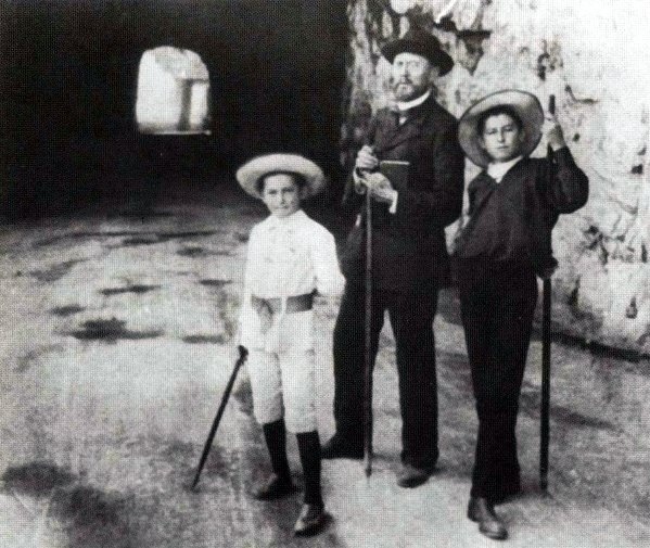 Иллюстрация к книге — Катаев. Погоня за вечной весной [i_014.jpg]