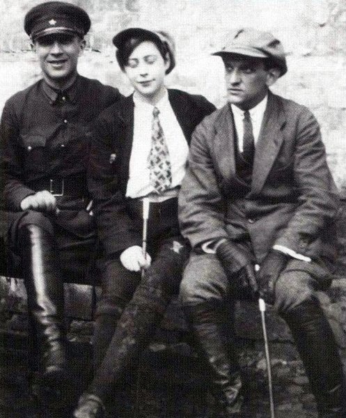 Иллюстрация к книге — Катаев. Погоня за вечной весной [i_030.jpg]