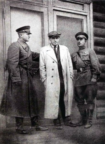 Иллюстрация к книге — Катаев. Погоня за вечной весной [i_056.jpg]