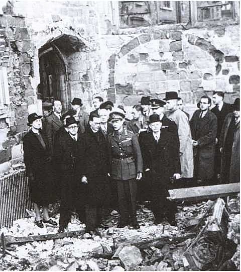 Иллюстрация к книге — Виндзоры [i_071.jpg]