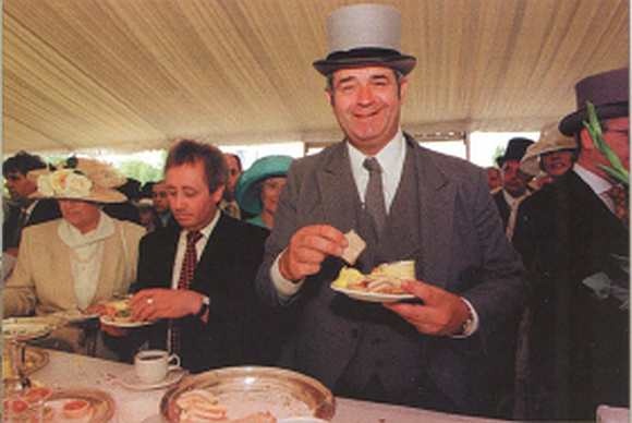 Иллюстрация к книге — Виндзоры [i_079.jpg]