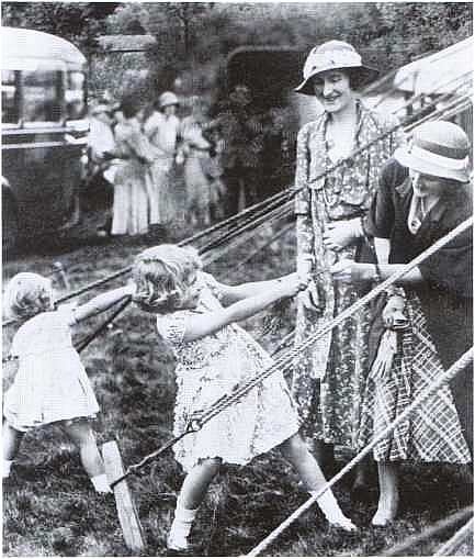 Иллюстрация к книге — Виндзоры [i_103.jpg]