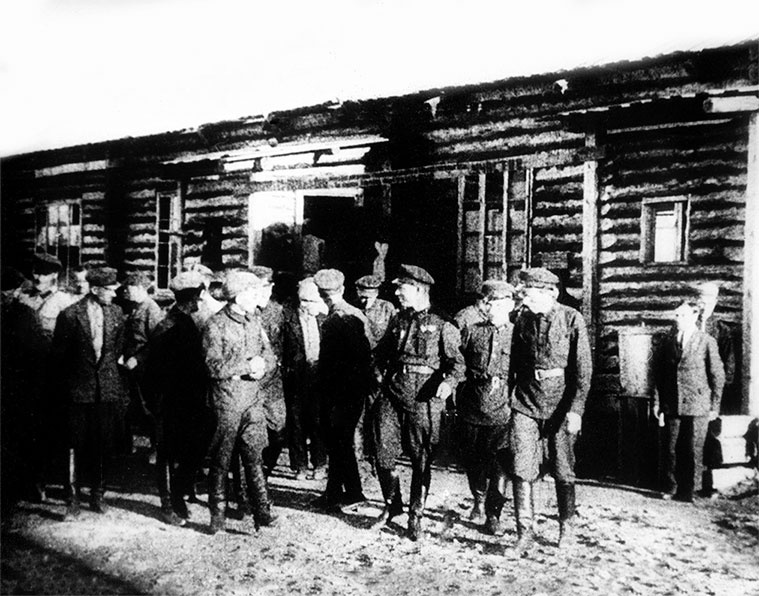 Иллюстрация к книге — Сибирской дальней стороной. Дневник охранника БАМа. 1935-1936 [i_007.jpg]