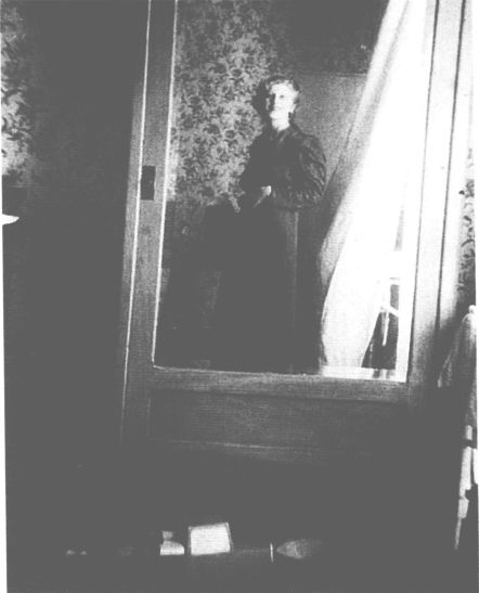 Иллюстрация к книге — Вера (Миссис Владимир Набоков) [i_017.jpg]