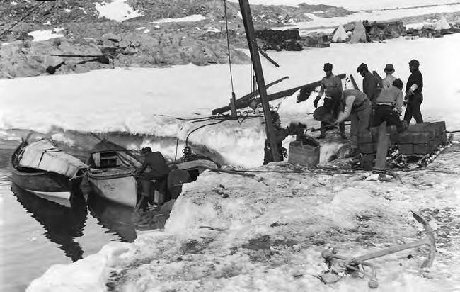 Иллюстрация к книге — В сердце Антарктики [i_040.jpg]