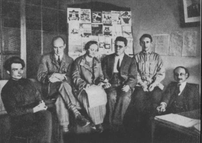 Иллюстрация к книге — Позвонки минувших дней [img_10.jpg]