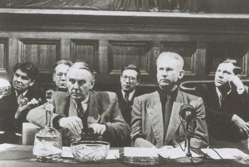 Иллюстрация к книге — Юрий Трифонов [i_030.jpg]